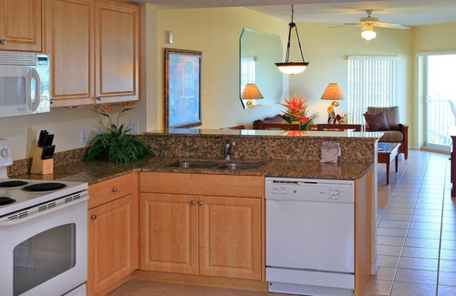 Treasure Island Condo | 2BR/2BA Condo with Balcony & Parking