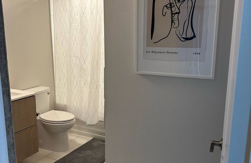 Baltimore Apartment | 2BR/2BA Highrise Luxury Apt With Private Balcony