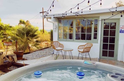 Joshua Tree House | 2BR/2BA Home w/hot tub, sauna, firepit, fenced yard, 8mins to park /3mins town