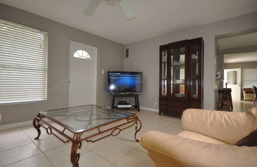 Sarasota House | 2BR/2BA House. Minutes from siesta key beach