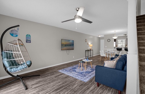 University House | |2BR|2BA Lagoon Oasis | Deluxe Retreat |Gym, Pool