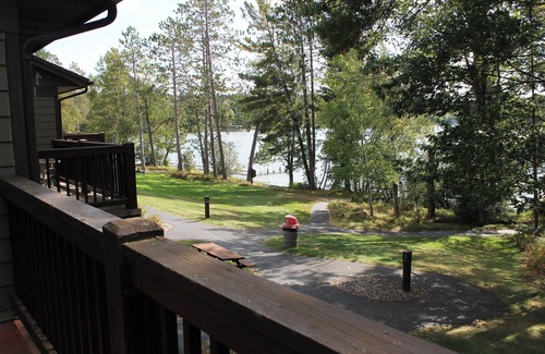 Eagle River Condo | 2BR/2BA Lakeview Condo on Second Floor – Scenic Stay at Wild Eagle Lodge, Eagle