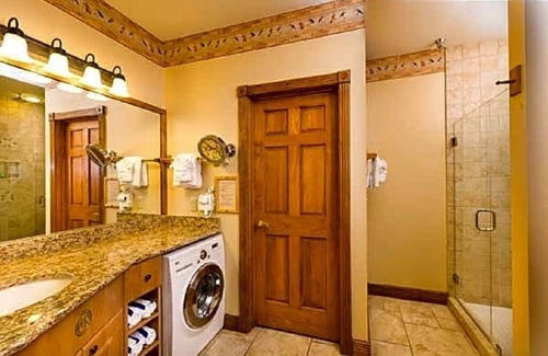 Gatlinburg Resort | 2BR 2BA Luxury Villa Westgate Smoky Mountain Resort & Water Park