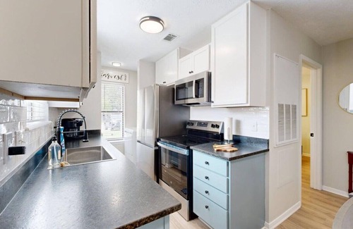 College Station House | 2Br 2Ba, Pet friendly, Boardgames, 8 Minutes to Campus!