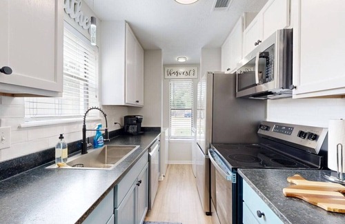 College Station House | 2Br 2Ba, Pet friendly, Boardgames, 8 Minutes to Campus!