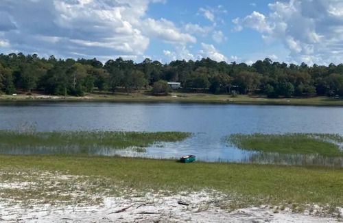 Keystone Heights Cottage | 2BR/2BA Quiet Lakefront Cottage