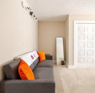 Auburn Apartment | 2BR 2BA Renovated Condo under 1 mile to Toomers