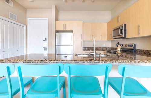 Cityplace Apartment | 2BR/2BA Uptown Suite With Pool, Gym & Fast Wi-Fi