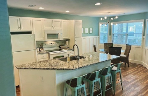 St. James Condo | 2BR/2BA w/Rainfall Showers, Screened Porch, 1st Floor, Pool, Gated Community