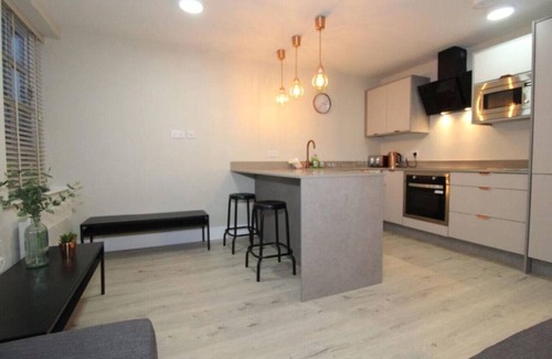 Preston Apartment | 2BR 2BATH Flat in Central Preston for 5 Guests