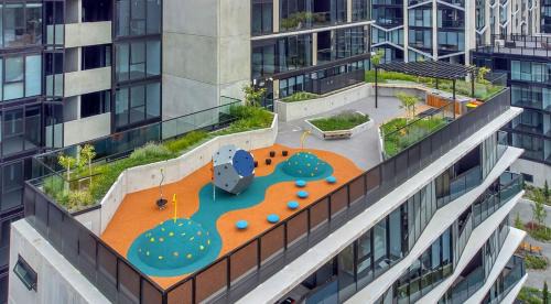 Reid Apartment | 2BR-2BR-1Car-Sleeps 6 CBD Pool
