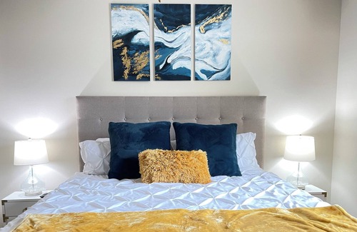 Camarillo Apartment | 2BR 3 Resort Like Pools. 3 Gyms EVchrgr Wifi