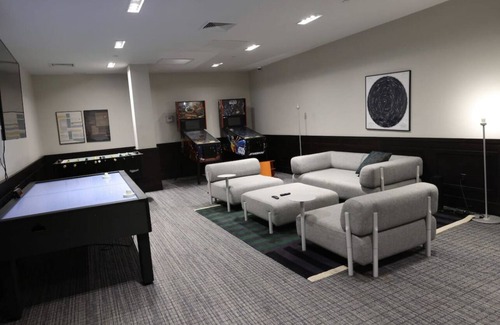 Queens Apartment | 2br apartment 15 min from nyc close to public transportation