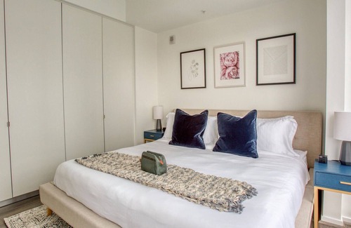 North Rosslyn Apartment | 2BR Apartment in Arlington
