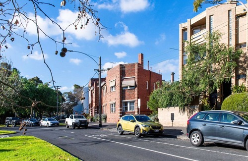 Parkville Apartment | 2BR Apartment in Parkville Steps from Royal Park