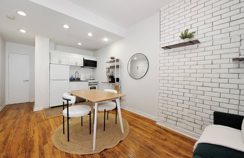 Garment District Apartment | 2BR Apartment Near Times Square!