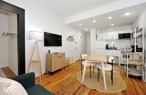 Garment District Apartment | 2BR Apartment Near Times Square!
