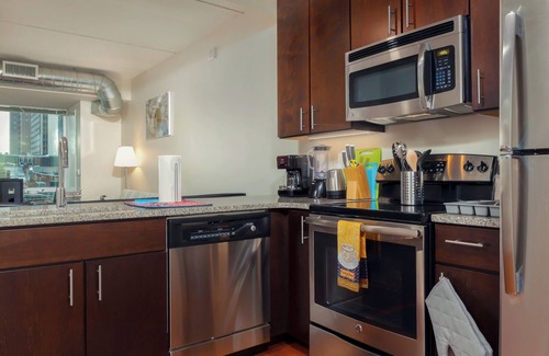 Center City West Apartment | 2BR Apartment near Rittenhouse