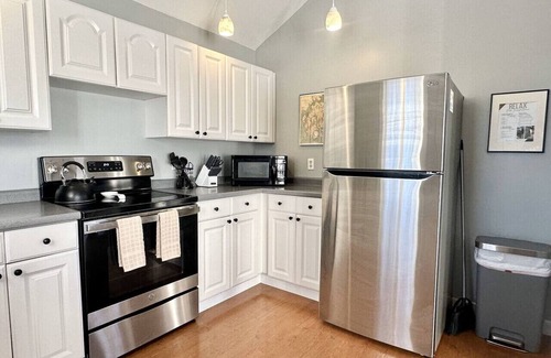 Salsbury Cove Apartment | 2BR Apt + Deck, Fire Pit, Backyard! [Maine Escape]