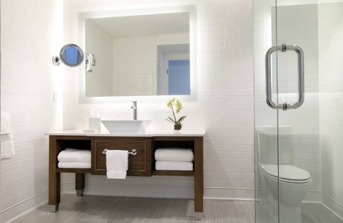 Key West Hotel | 2BR Apt in Oceanview Resort w/Sunset Cruises & Poolside Relaxation
