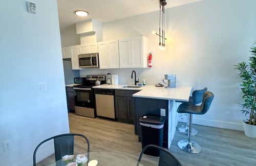 Elizabeth Apartment | 2BR apt near EWR 1789