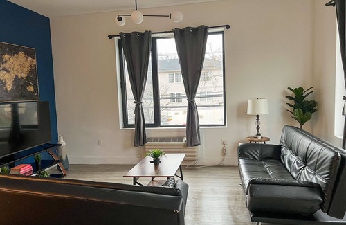 Elizabeth Apartment | 2BR apt near EWR airport 7536