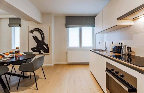 Plasky Apartment | 2BR Apt Near NATO & EU