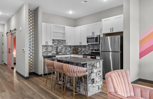 South Nashville Apartment | 2BR Apt - Parking & 8 Min to Broadway, Sleeps 6!