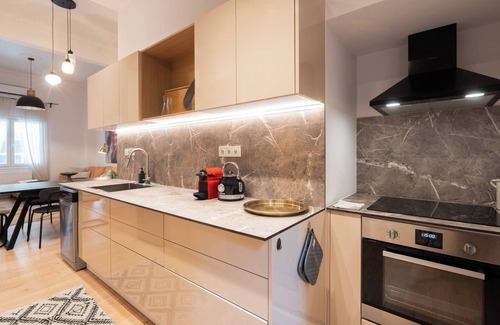 Petralona Apartment | 2BR Apt Private Backyard w/Washer & Dryer