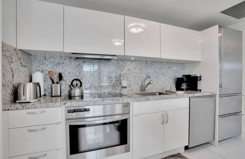 South Beach Apartment | 2BR Art Deco Retreat Steps Away from the Beach