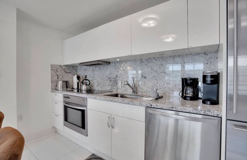 South Beach Apartment | 2BR Art Deco Retreat Steps Away from the Beach