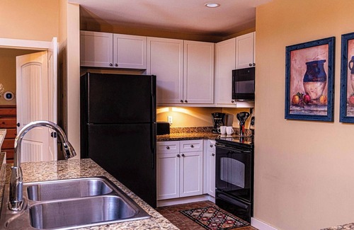 St. Augustine Condo | 2BR -BBQ -ground floor -fenced lanai courtyard -community pool/hot tub