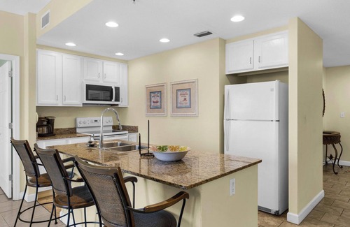 Panama City Beach Condo | 2BR Beachfront w/Gym, Pool, Grill + Free Tickets: Dolphin Cruise & More!