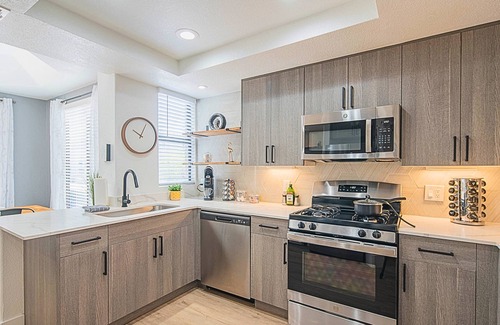 North Scottsdale Condo | 2BR beside Westin Kierland | Pool, Gym, Shopping