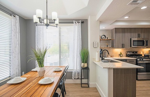 North Scottsdale Condo | 2BR beside Westin Kierland | Pool, Gym, Shopping
