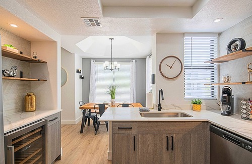 North Scottsdale Condo | 2BR beside Westin Kierland | Pool, Gym, Shopping