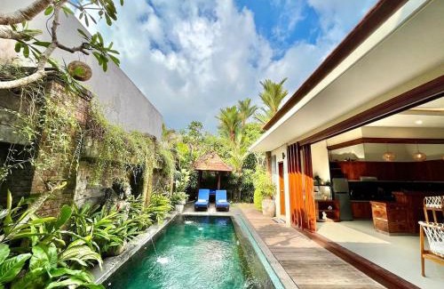 Berawa Villa | 2BR Canggu Tropical Escape Villa 5Mins to Finns