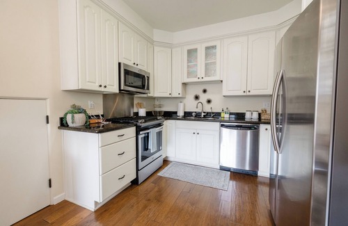 The Mesa Condo | 2BR Coastal/Condo/Minutes 2 Beaches, Dining & Shops.Ocean Views & Sunsets!