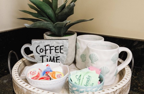 The Mesa Condo | 2BR Coastal/Condo/Minutes 2 Beaches, Dining & Shops.Ocean Views & Sunsets!