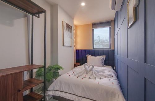 Pinang Apartment | 2BR Collins Art Deco W Pool