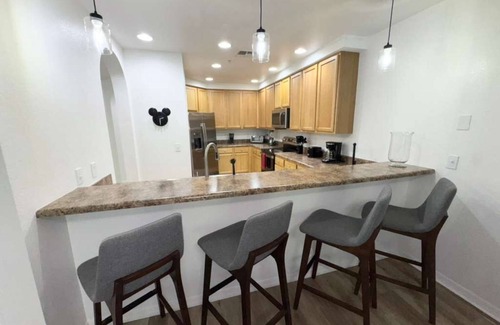 West Kissimmee Condo | 2BR Condo Close to Disney | Gated, Pool & Hot Tub