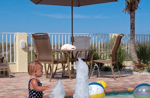 Treasure Island Condo | 2BR Condo: Family-Friendly with Parking