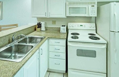 Florida Center Condo | 2br Condo Fun w/family Close to Disney!