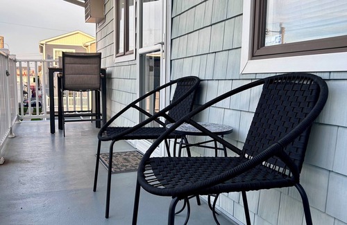 Cape May - Wildwood Condo | 2BR Condo, Walk to Everything, WiFi, AC, Parking - Fireworks, Sleeps 6