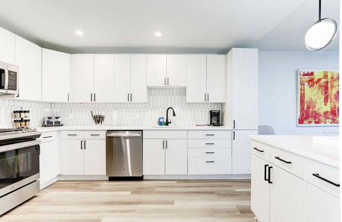 Aurora Highlands Apartment | 2BR Corporate Retreat Near D.C. & Airport
