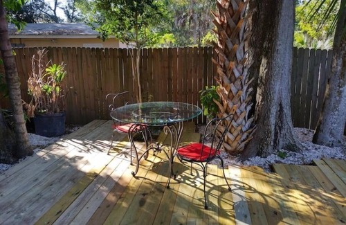 United Central Apartment | 2BR! Cozy -Quaint - Centrally Located!