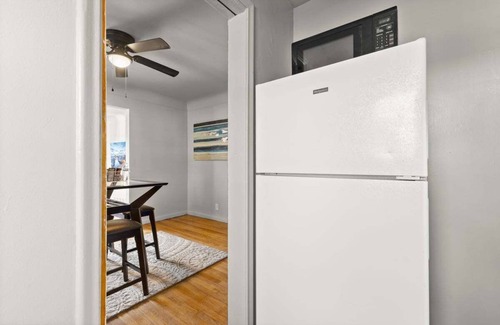 Detroit Apartment | 2BR Detroit Getaway 1 Block from Joe Louis Greenway & 5 Miles to Downtown