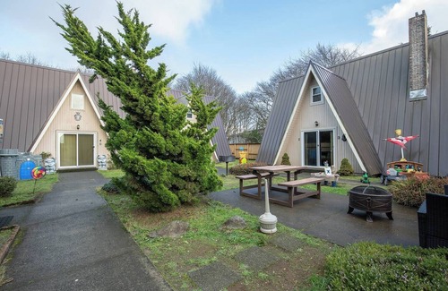 Ocean Shores Villa | 2BR Egyptian Beach Villa - Walk to Beach - Pet-Friendly, Sleeps 7