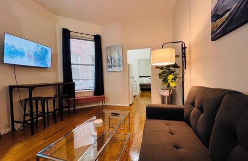 Upper West Side Apartment | 2BR Elevator - Steps from Museum, Central Park