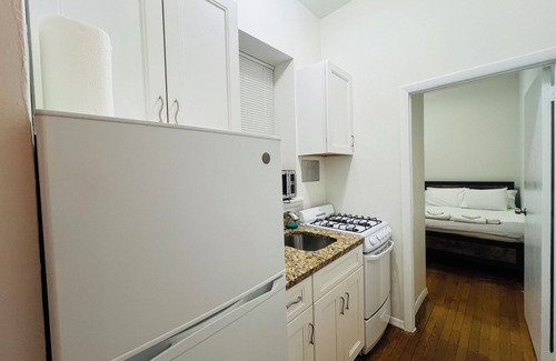Upper West Side Apartment | 2BR Elevator - Steps from Museum, Central Park
